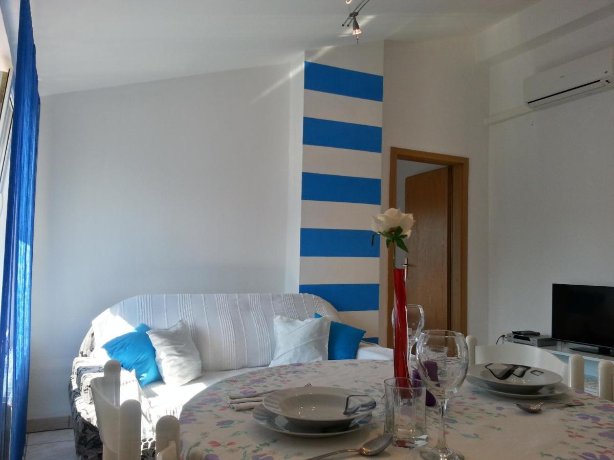 Apartmani Elena Malinska Buitenkant foto