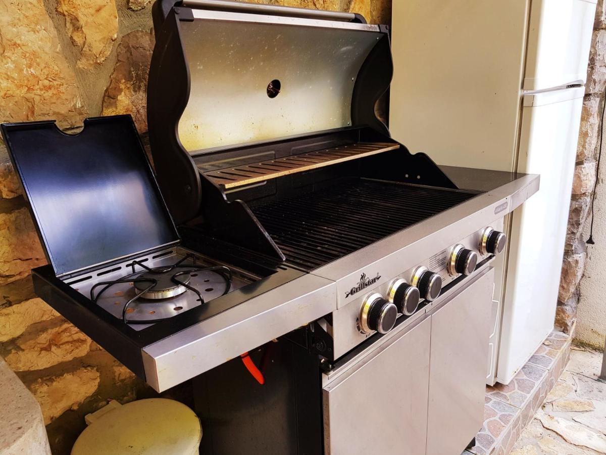 Apartmani Elena Malinska Buitenkant foto