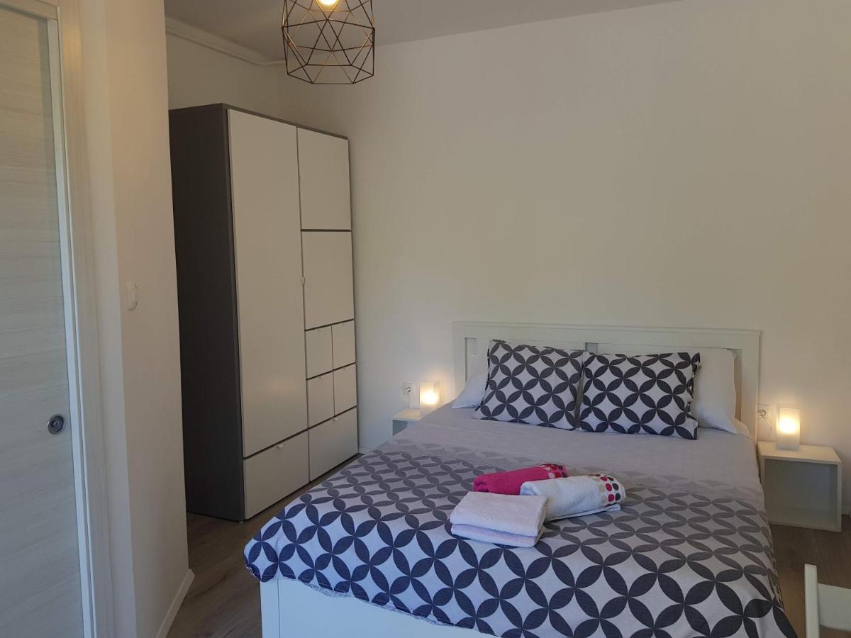 Apartmani Elena Malinska Buitenkant foto