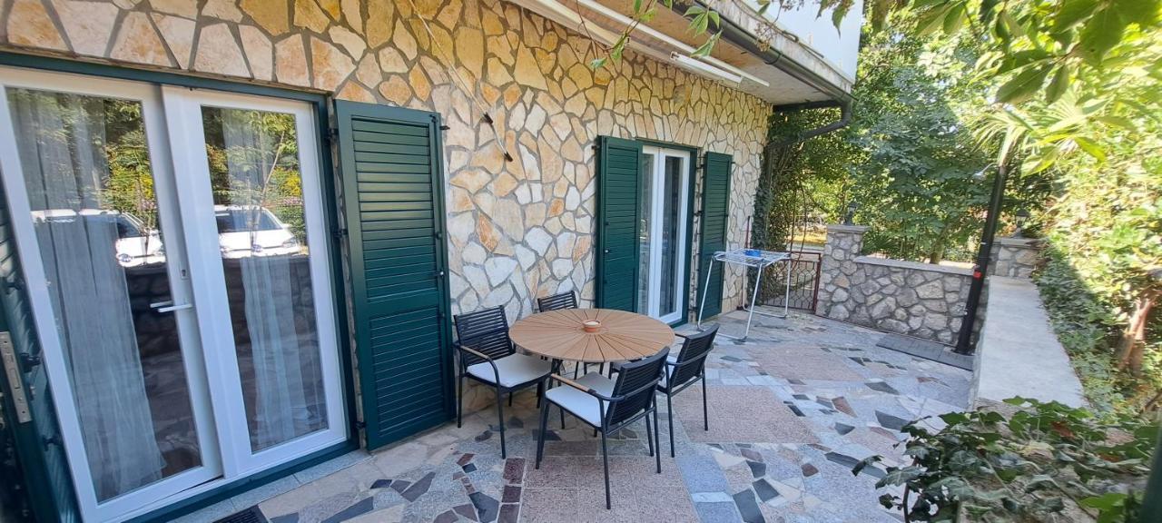Apartmani Elena Malinska Buitenkant foto