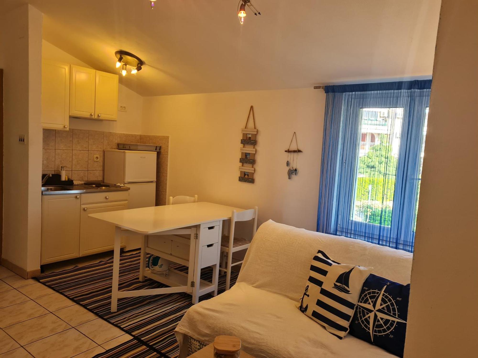 Apartmani Elena Malinska Kamer foto